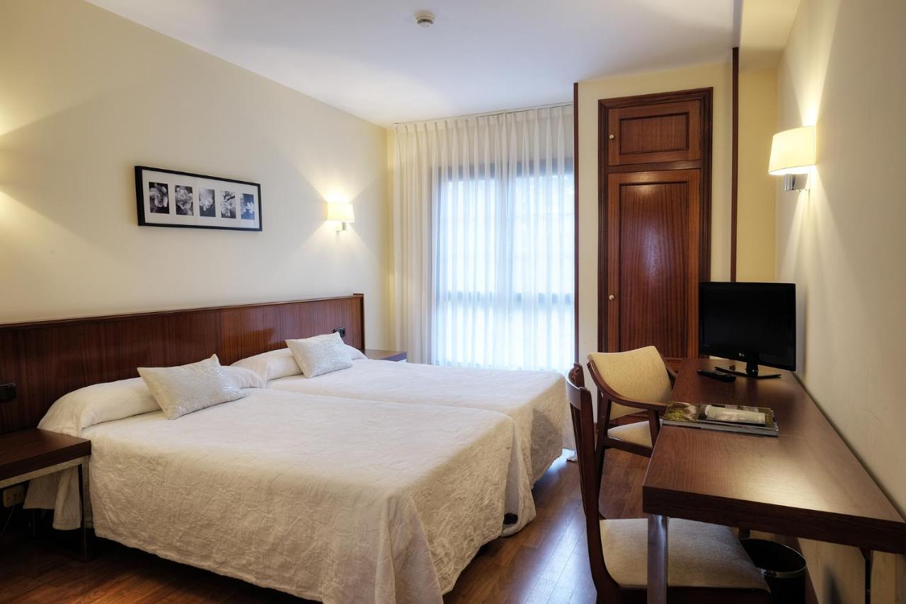 Hotel Y Apartamentos Arias ナビア 部屋 写真
