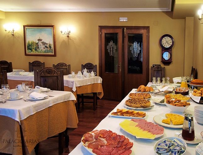 Hotel Y Apartamentos Arias ナビア エクステリア 写真