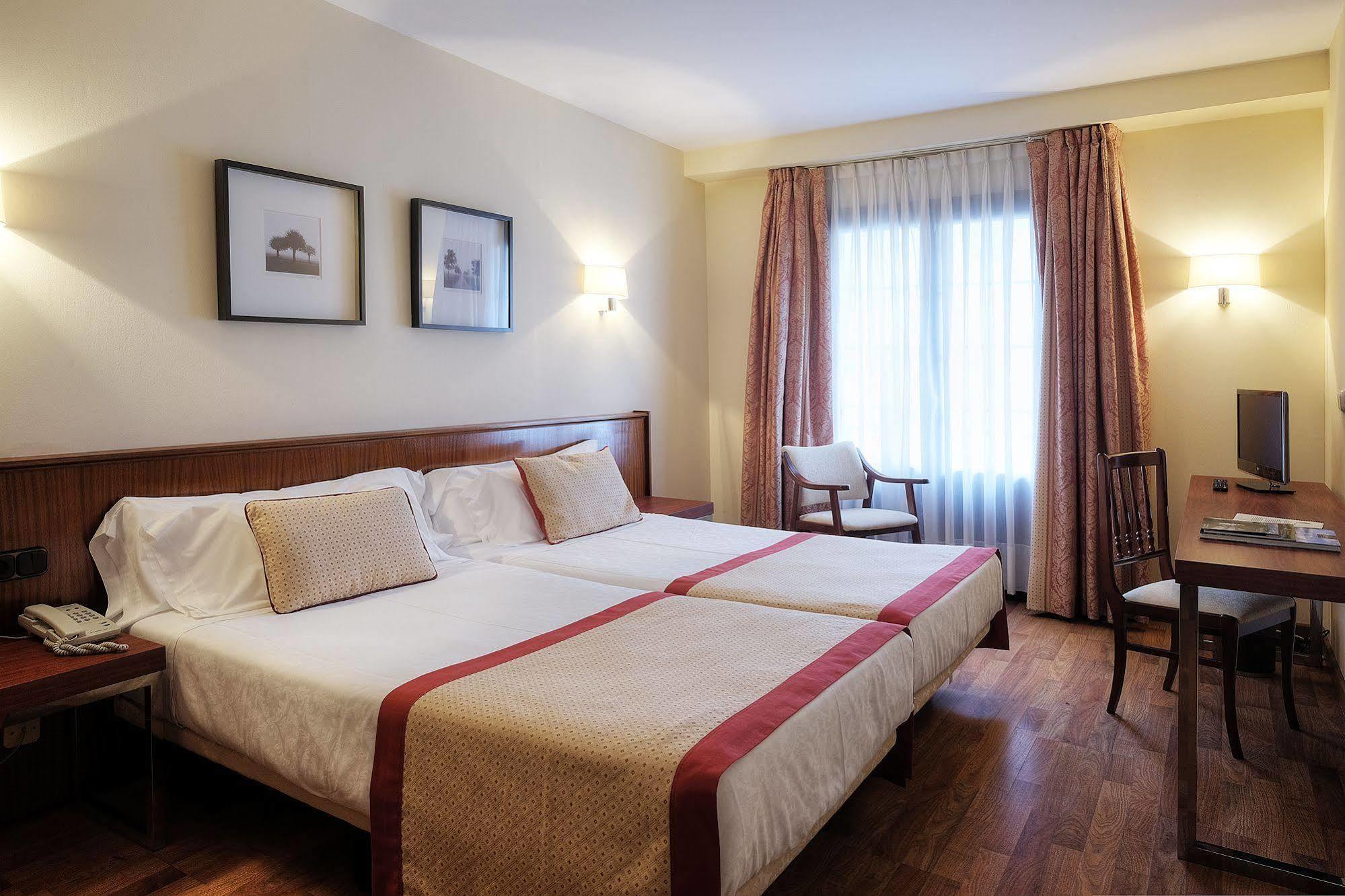 Hotel Y Apartamentos Arias ナビア エクステリア 写真