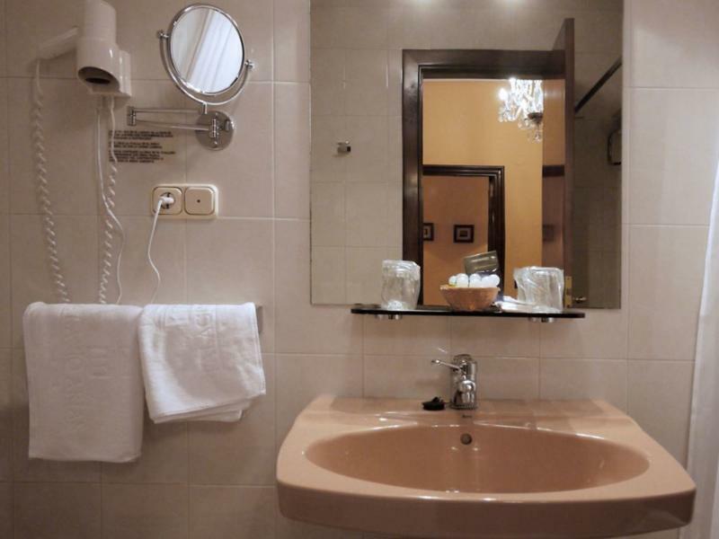 Hotel Y Apartamentos Arias ナビア エクステリア 写真